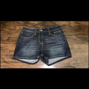 Size 28 day trip shorts.